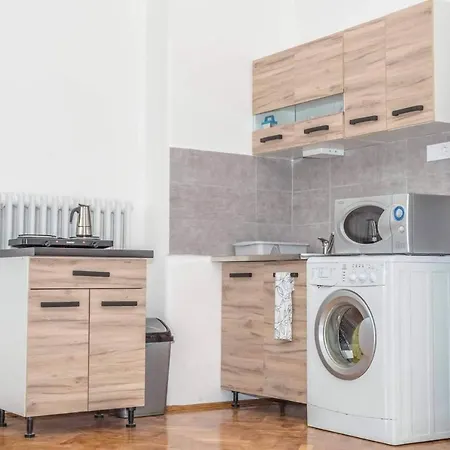 Apartment Bb *